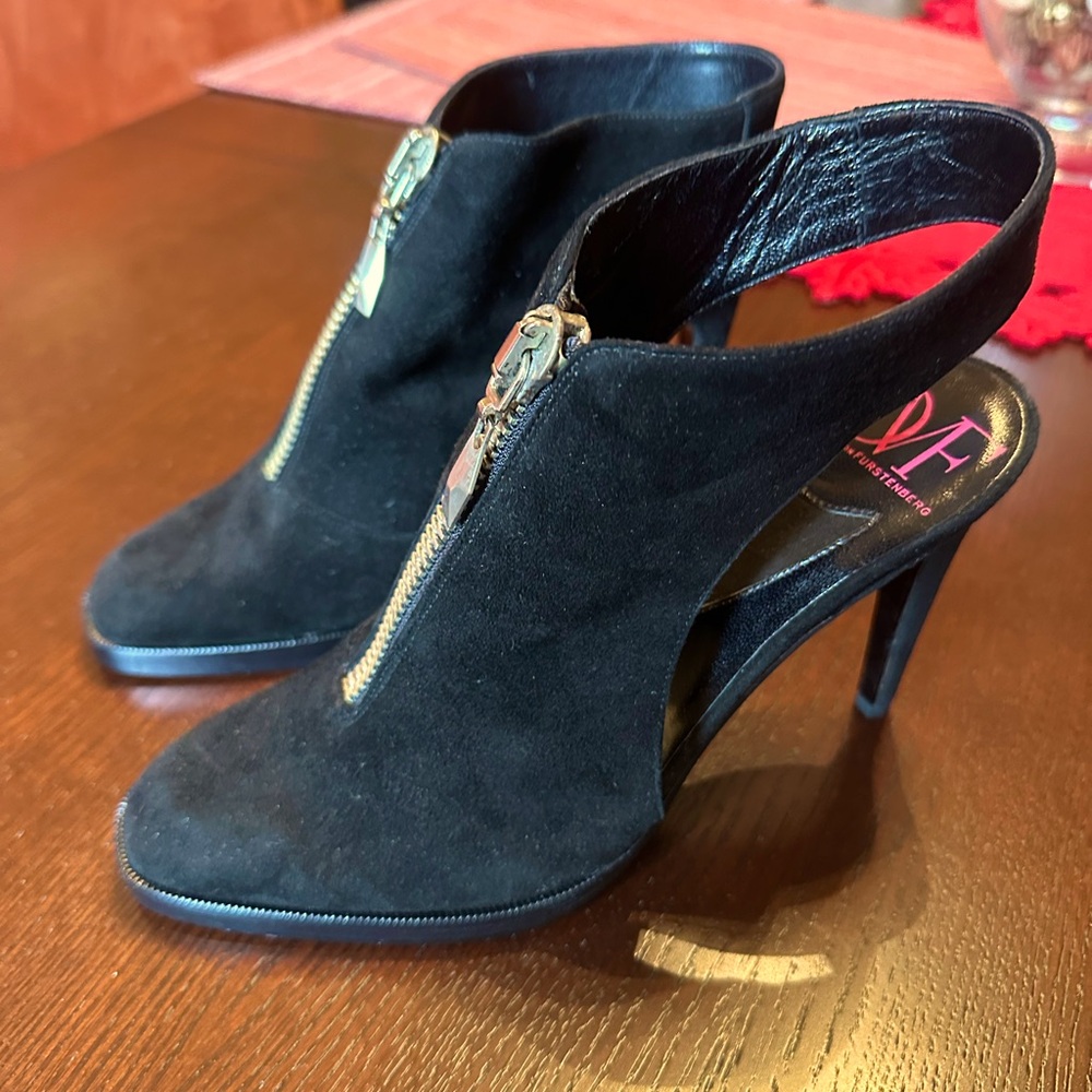 Size 7 Diane Von Furstenberg black suede sling backs with zipper